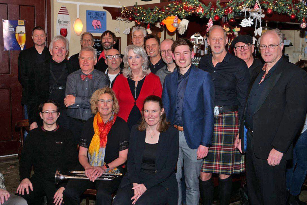 groepsfoto van seaside big band