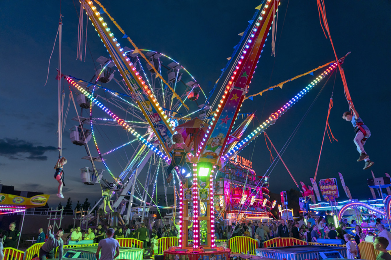 Kermis Heemskerk 2026 | Attracties, prikkelarme middag & vuurwerk ...